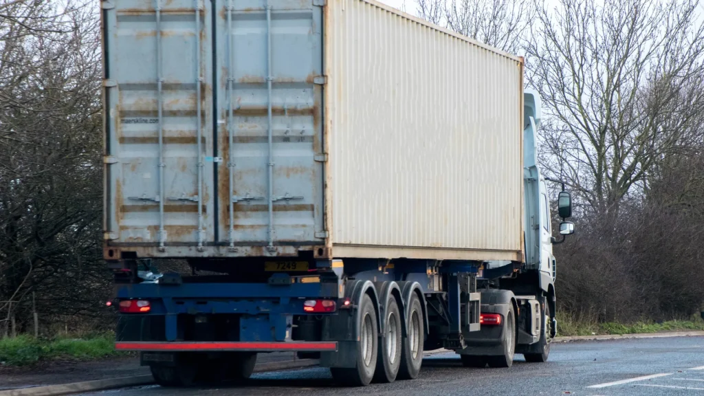 Trasporto e stoccaggio di prodotti plastici
